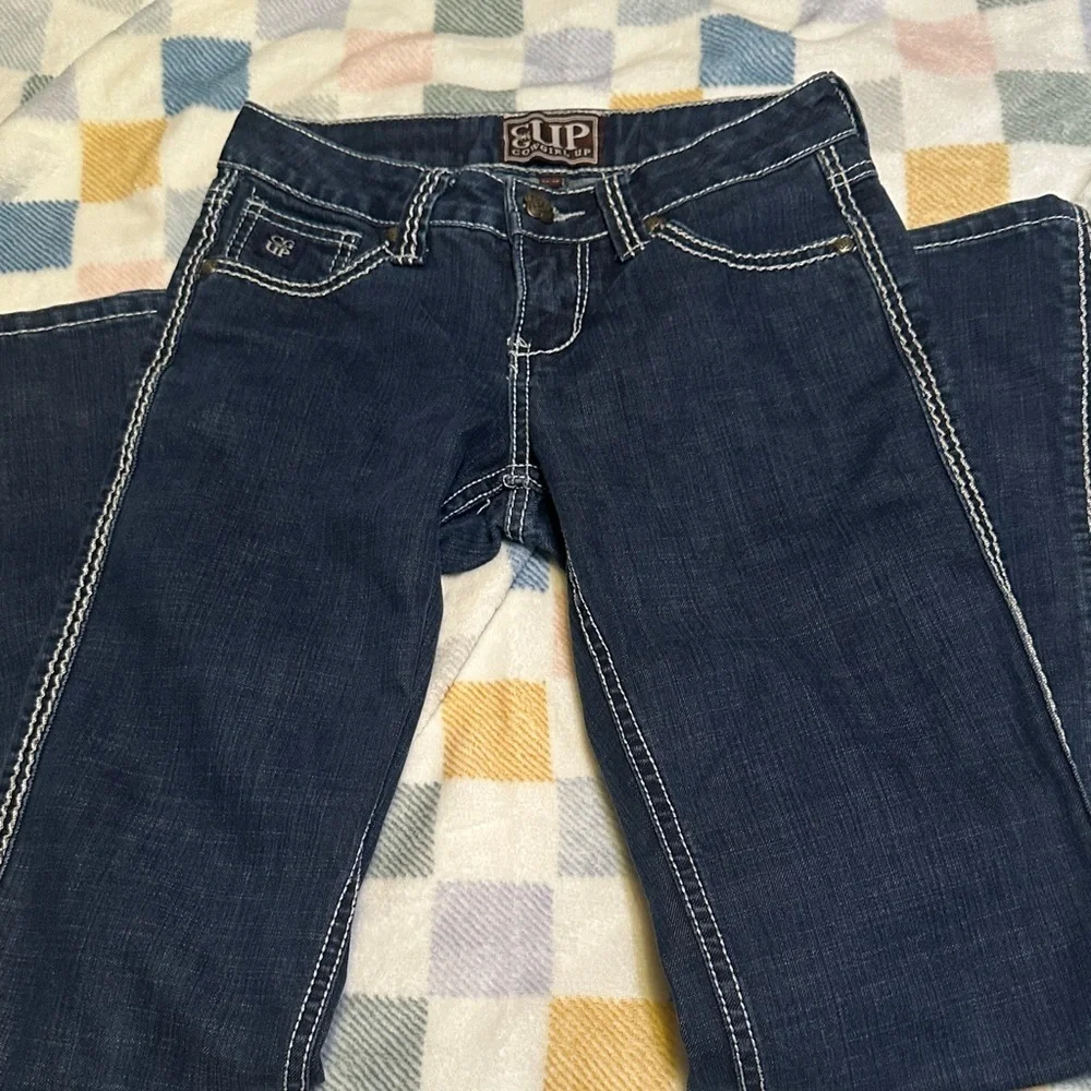 A15.  Cowgirl Up Women's Mid Rise Boot Cut Jeans embroidered pockets size 26